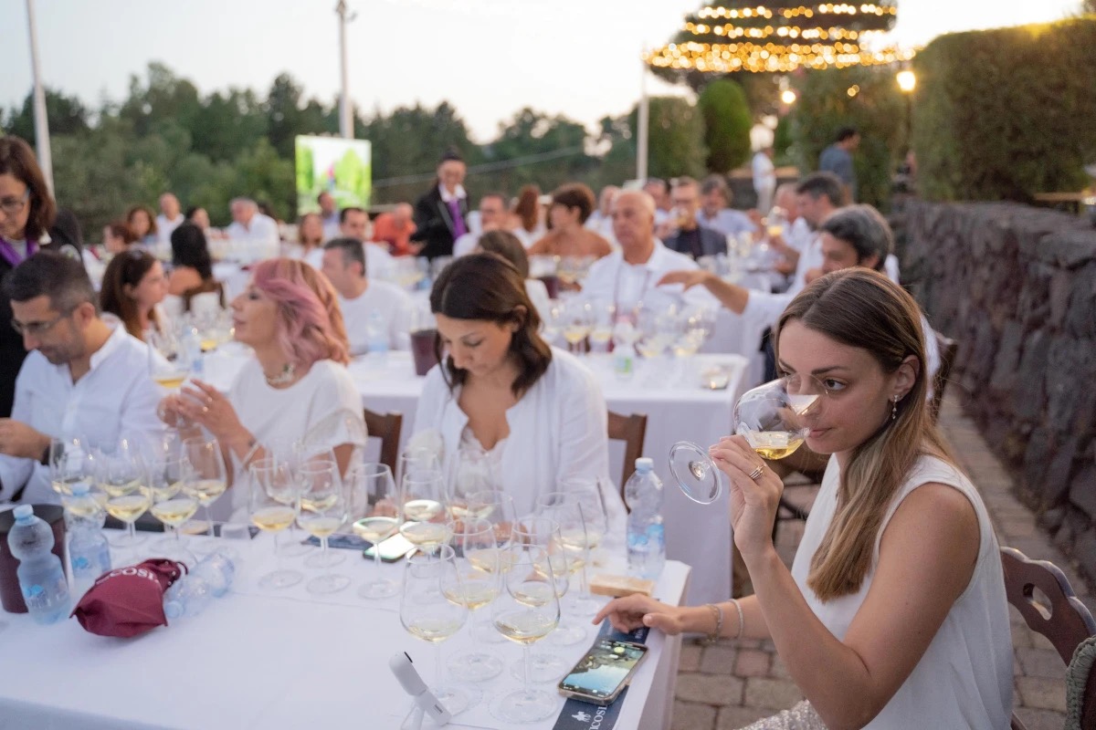 Bolle in Vigna 2024: Tenute Nicosia celebra il Metodo Classico dell'Etna