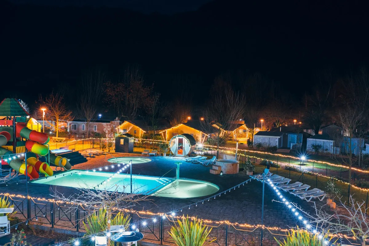 Vivi il Natale al Lago d'Idro: mercatini, glamping e natura