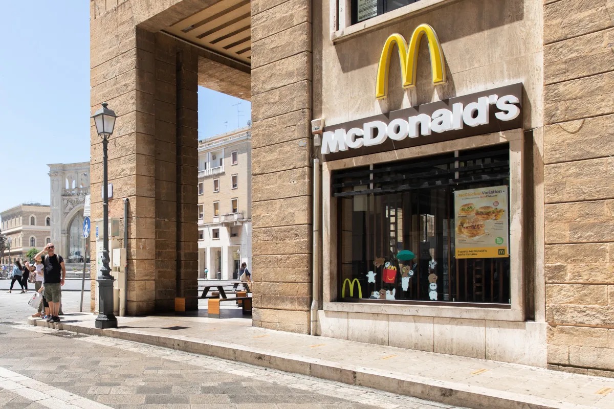  Sciopero nei McDonald's d'Italia: i sindacati chiedono stipendi più alti