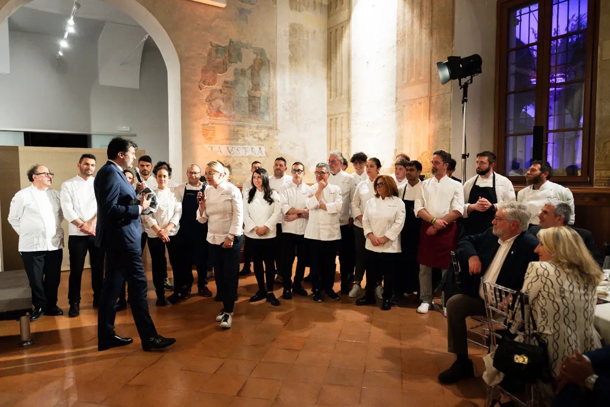 Le stelle della cucina scendono in campo: cyberbullismo ko in un piatto gourmet