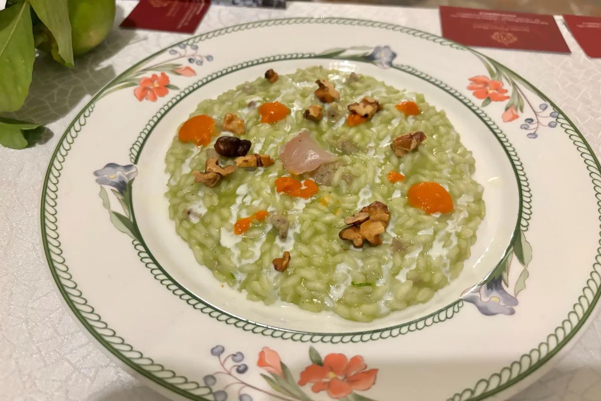  Risotto alla cicoria selvatica, maialino, ricotta e pomodoro secco