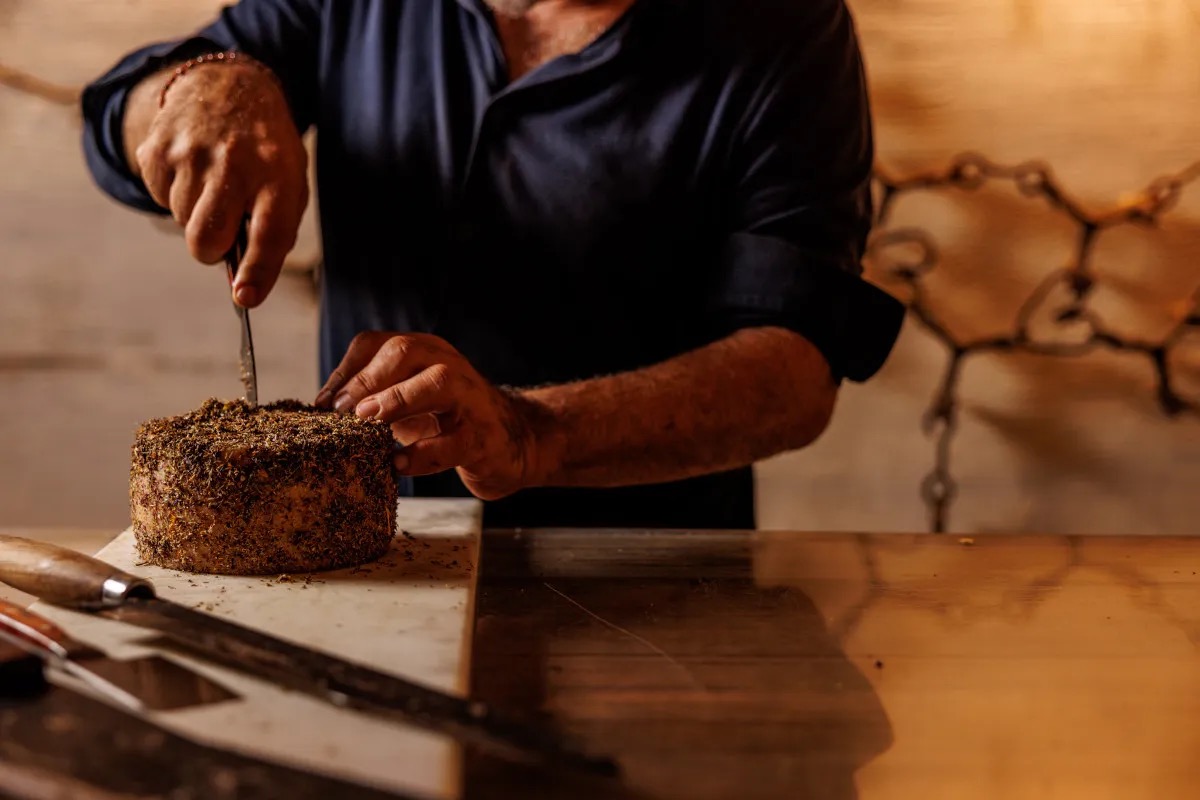 Una grotta di delizie: è Taste’accio al Monte dei Cocci di Roma