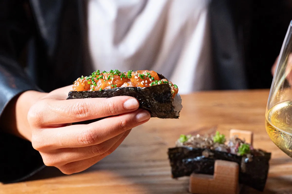 Hai detto sushi? No, meglio: scopri gli hand roll di CasaNori a Milano