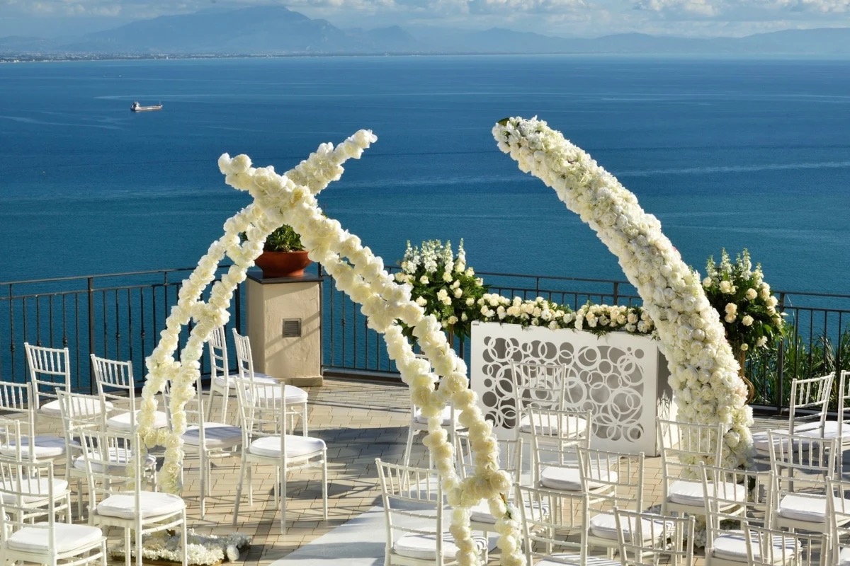 Lusso e romanticismo: ecco come è un matrimonio all'Hotel Raito Amalfi Coast