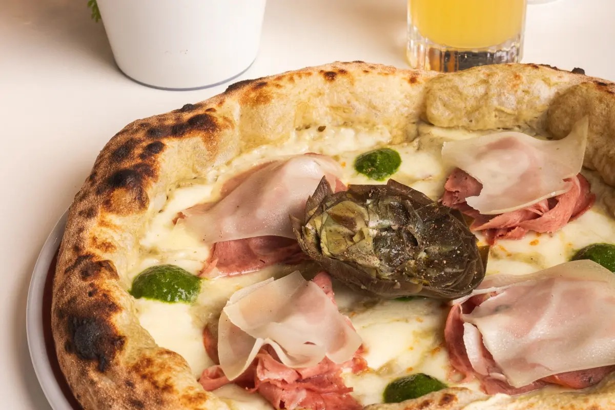 Pasticceria o pizzeria? Lombardi di Maddaloni è due in uno