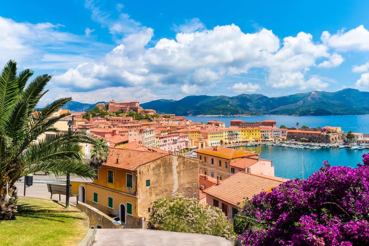 Dieci esperienze imperdibili sull’Isola d’Elba tra immersioni, balene e miniere