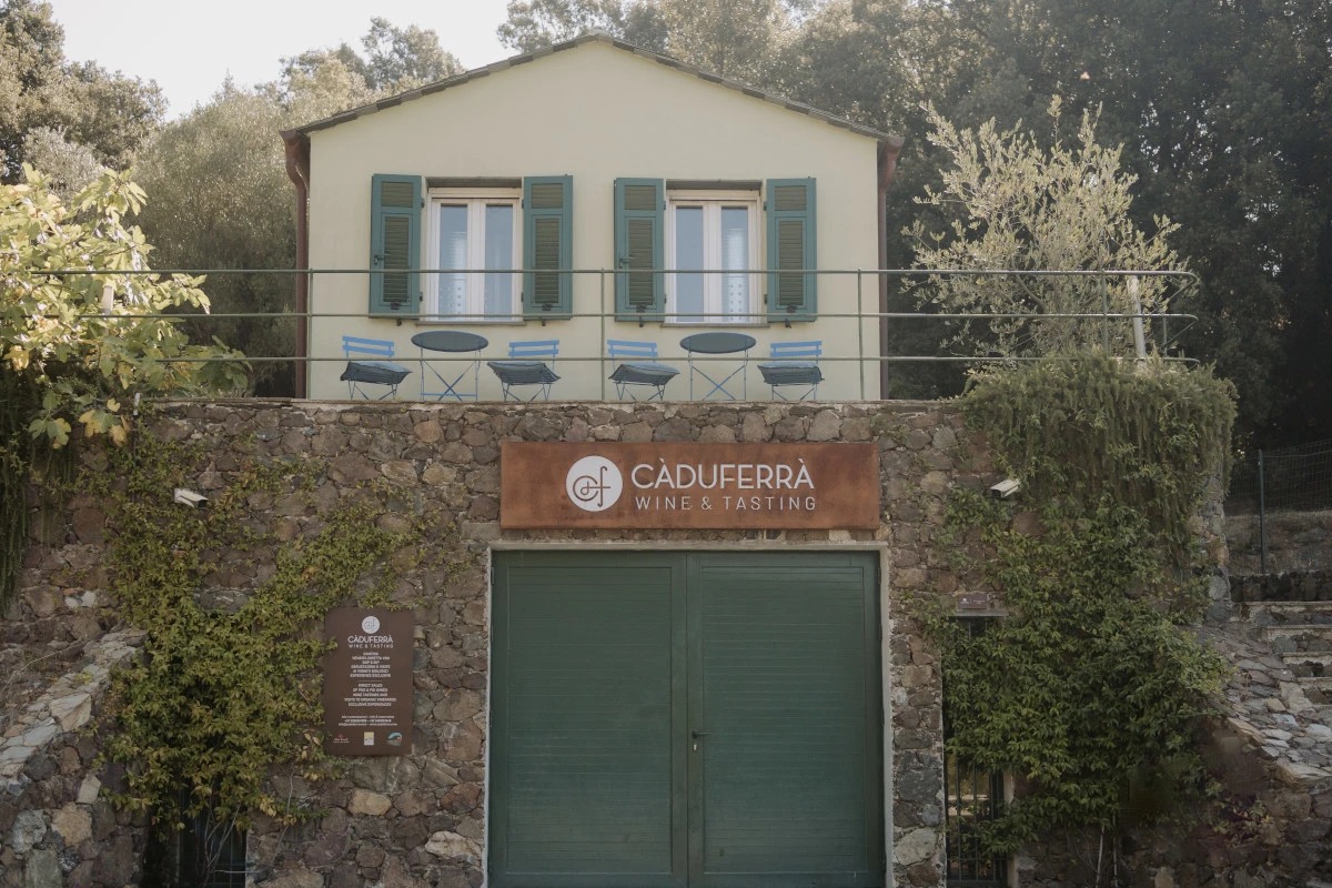 Il sapore del mare e delle colline della Liguria nei vini di Cà du Ferrà